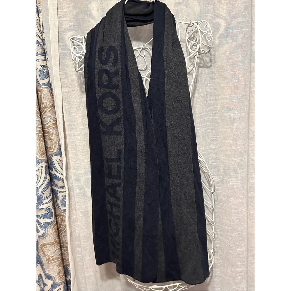 Michael Michael Kors Men's Vertical Logo Jacquard Muffler Scarf  Two-tone patter